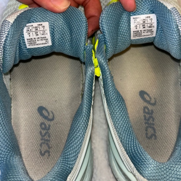 Asics Tennis Sneakers- Gel resolution 9, Size 7 WIDE - Picture 5 of 5